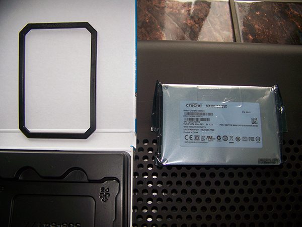 Dysk Crucial MX100 512 GB w opakowaniu i ramka do montażu 2. Dysk SSD Crucial MX100